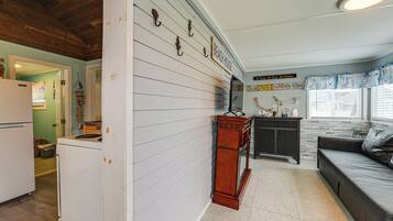 Cottage (2 Bedrooms) | Interior