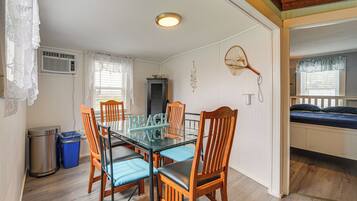 Cottage (2 Bedrooms) | Interior