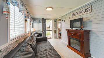 Cottage (2 Bedrooms) | Front of property