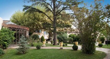 Proven ale House With Pool and spa