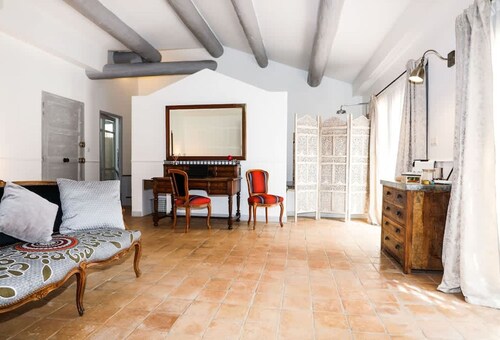 Proven ale House With Pool and spa