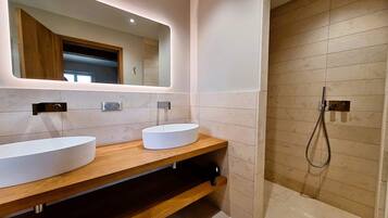House | 4 bilik tidur, Internet