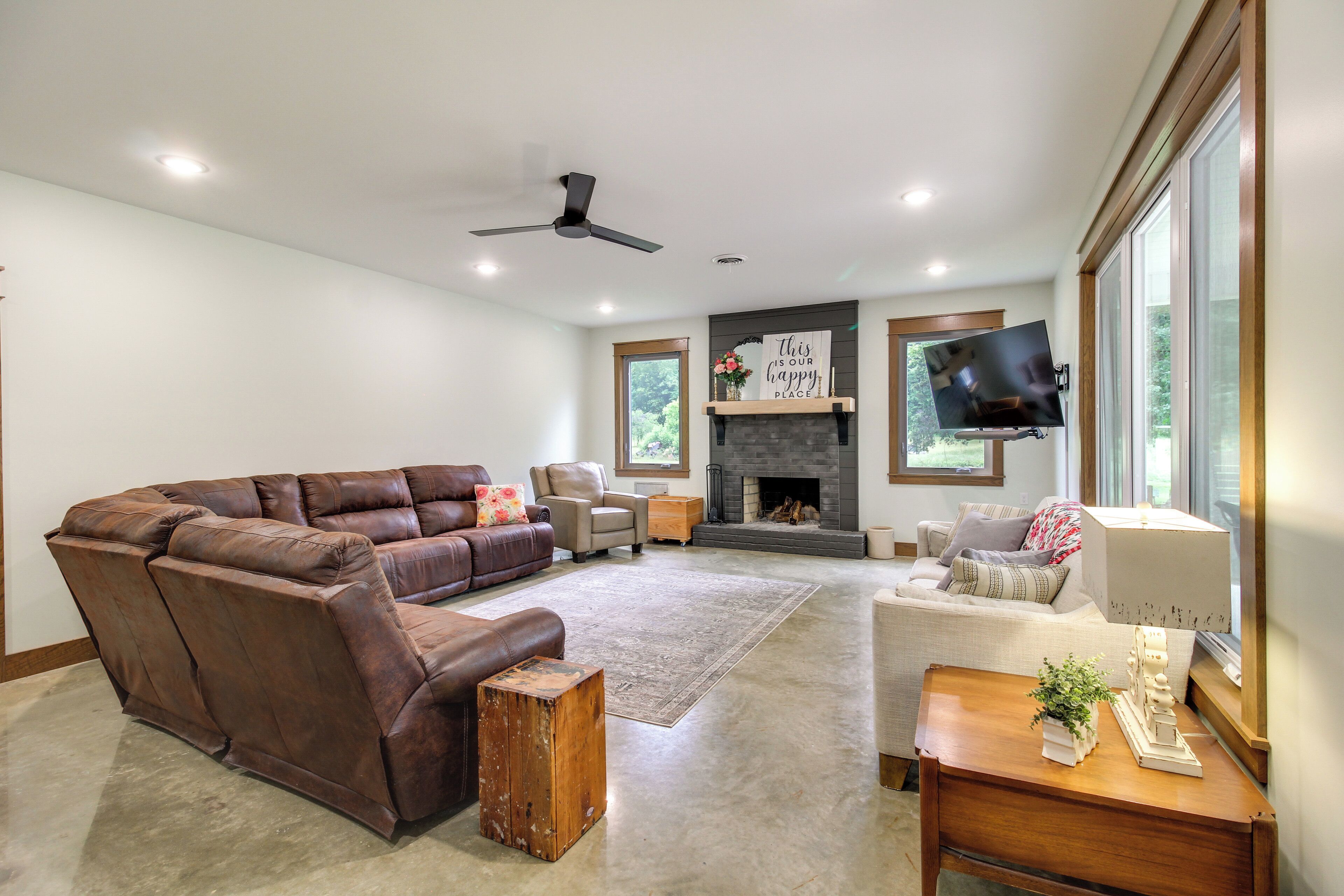 House (6 Bedrooms) | Interior