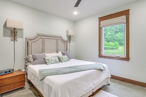 House (6 Bedrooms) | Interior - Great for Groups: Family Creekside Home in Loretto (Loretto)