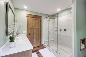 House (6 Bedrooms) | Interior - Great for Groups: Family Creekside Home in Loretto (Loretto)