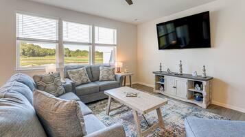 House (4 Bedrooms) | Front of property