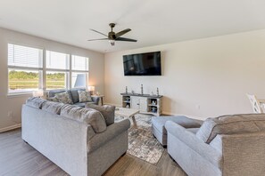 House (4 Bedrooms) | Interior - Modern Millville Home: 5 Mi to Beach & Boardwalk! (Frankford)