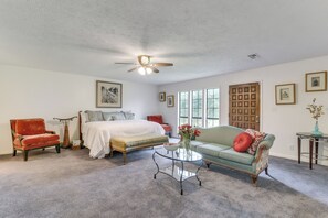 House (4 Bedrooms) | Interior - 2 Mi to Dtwn: Spacious Angleton Home w/ Courtyard! (Angleton)