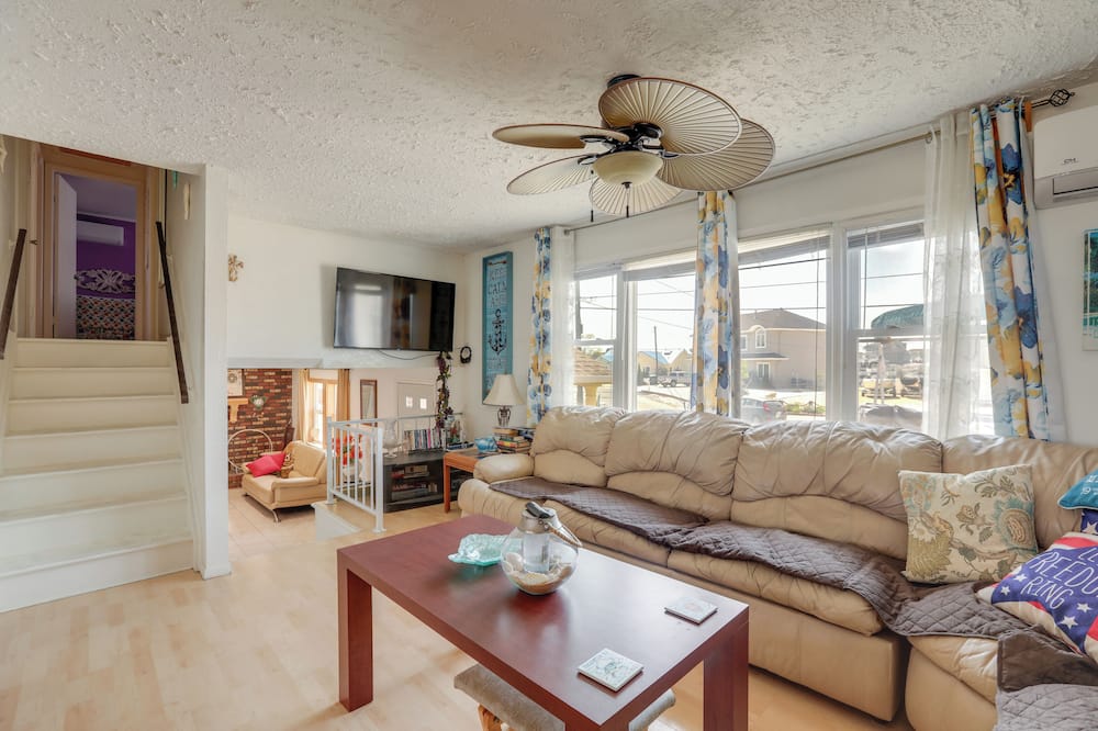 Deck & Dock: Home in Little Egg Harbor Township - Galloway, NJ