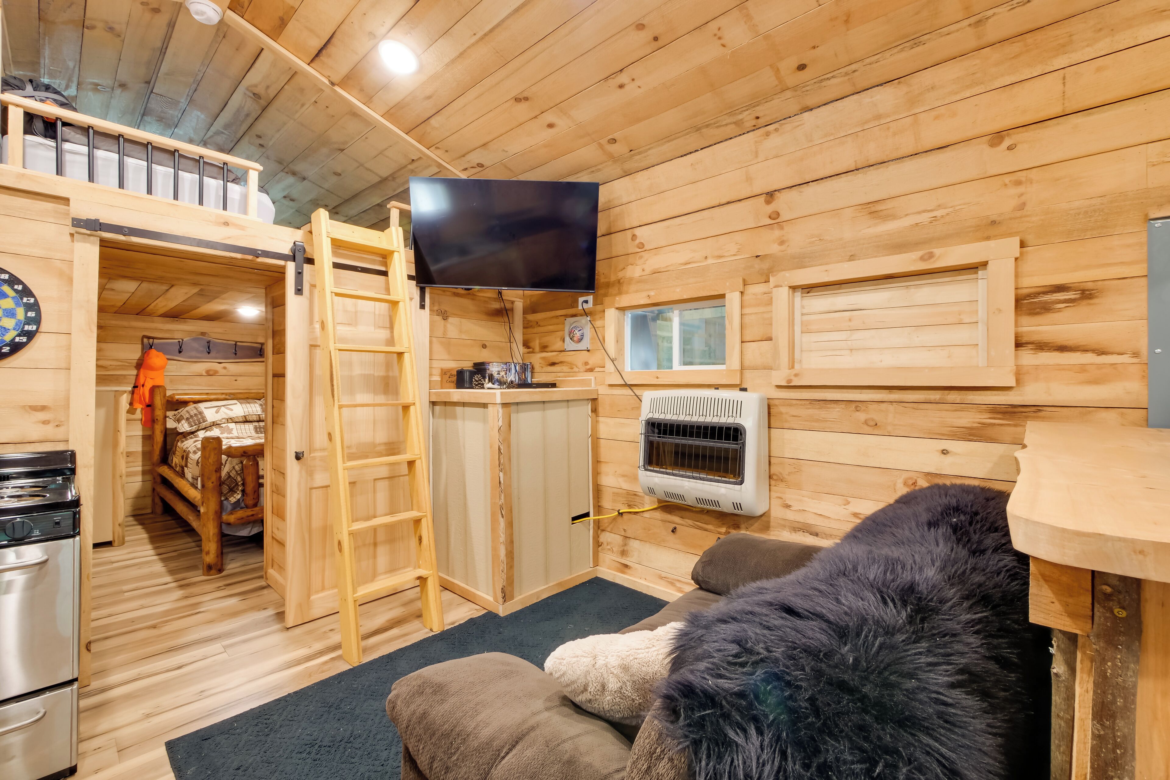 House (2 Bedrooms) | Interior