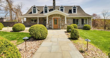Outdoor Entertainment Areas: Spacious Katonah Gem!