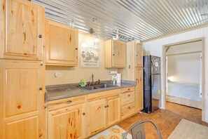 House (1 Bedroom) | Interior