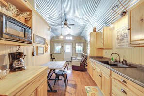 House (1 Bedroom) | Interior