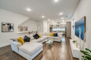 House (3 Bedrooms) | Front of property