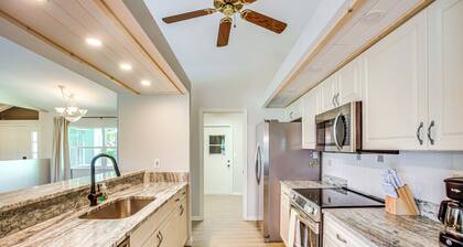 7 Mi to Beach: Family-friendly Englewood Escape!