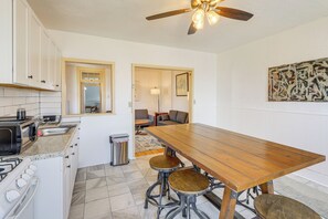 Interior - 1 Mi to Dtwn: Apartment in Schenectady (Schenectady)