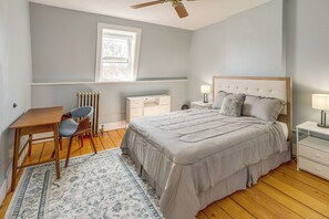 Interior - 1 Mi to Dtwn: Apartment in Schenectady (Schenectady)