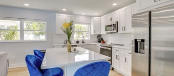 3 Mi to Beach: Modern Retreat in Largo!