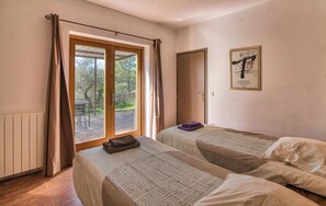 2 bedrooms, WiFi, bed sheets