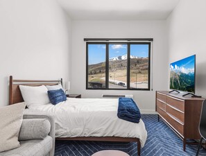 Desk, iron/ironing board, free WiFi, bed sheets - Moose Mgmt at Pioche 2334: Deer Valley East-Hot Tub (Park City)