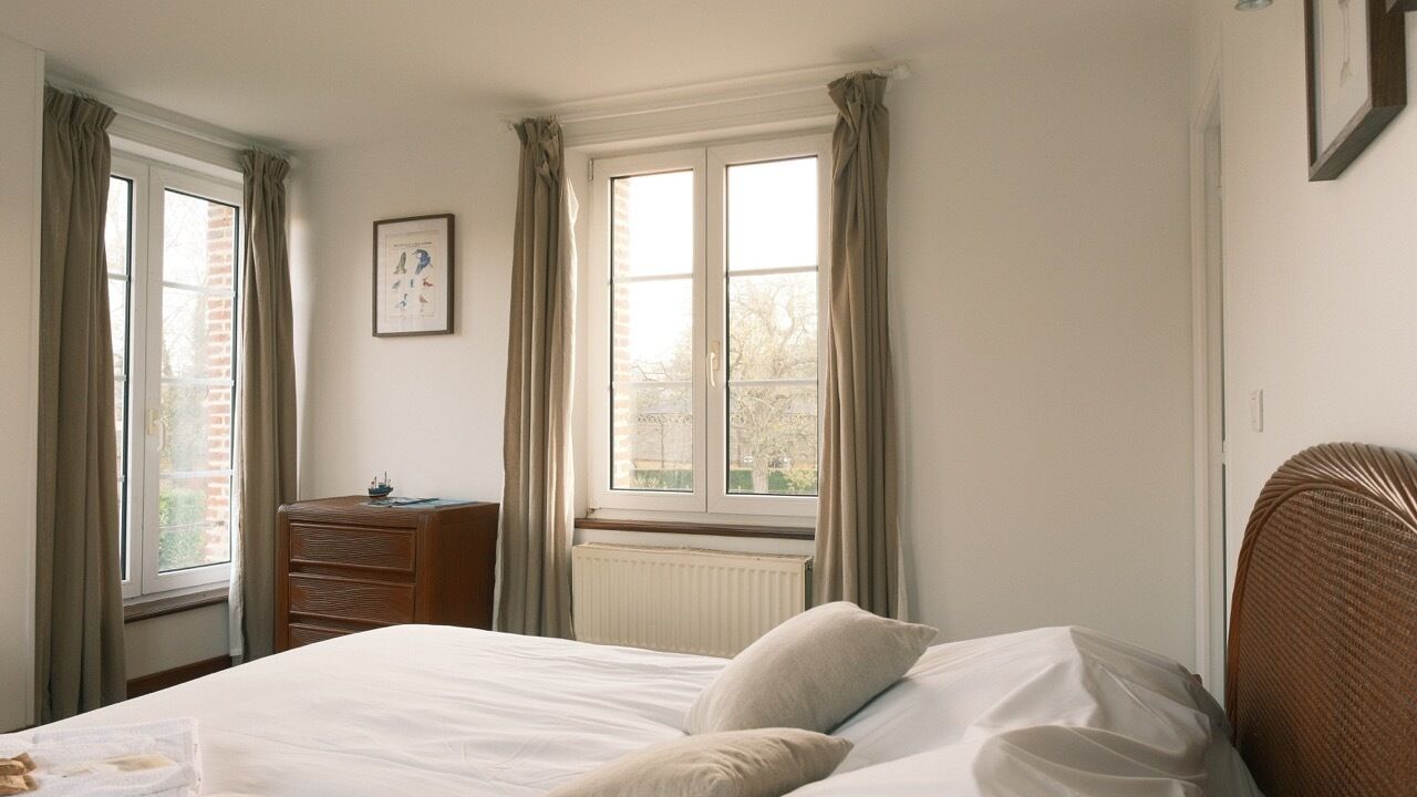 4 bedrooms, travel crib, free WiFi, bed sheets