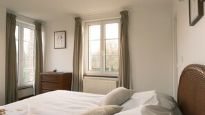 4 chambres, lit parapluie, Wi-Fi gratuit, draps fournis