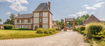 Character property - La Tour
