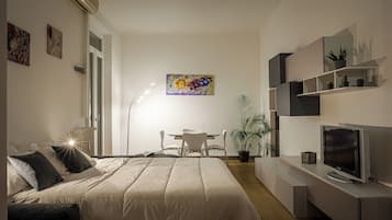 Apartament, vistes a la ciutat | 1 dormitori, planxa i posts de planxar i wifi gratuïta