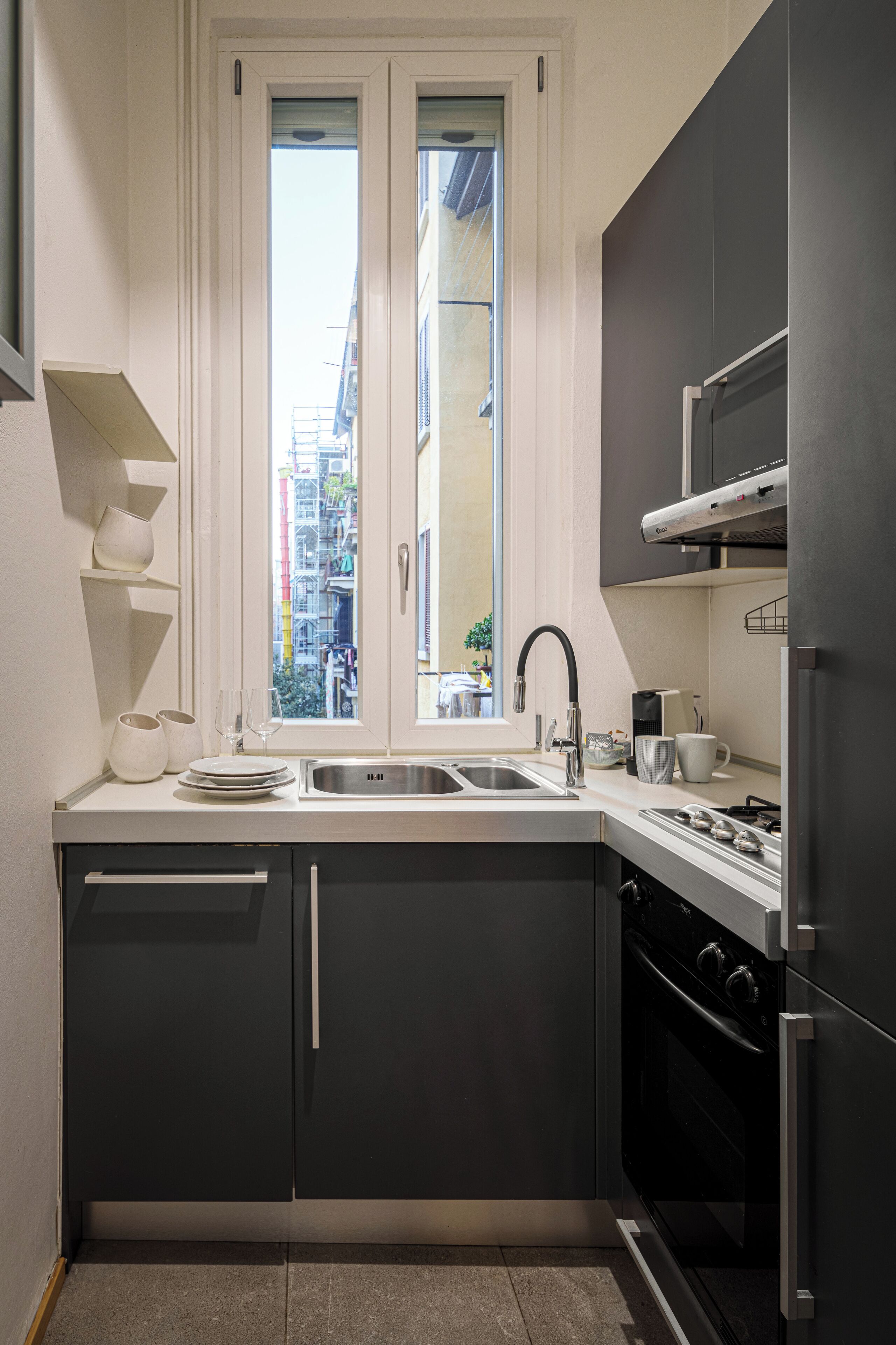 Apartment, City View | Private kitchen | Electric kettle