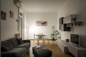 Apartment, City View | Living area
