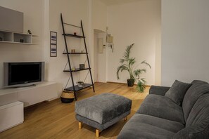 Apartment, City View | Living area
