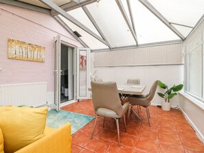 Dining - 46 Dalby Road (Leicester)