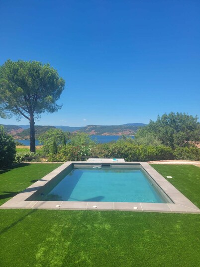 Villa T5 Swimming pool with view of Lac du Salagou