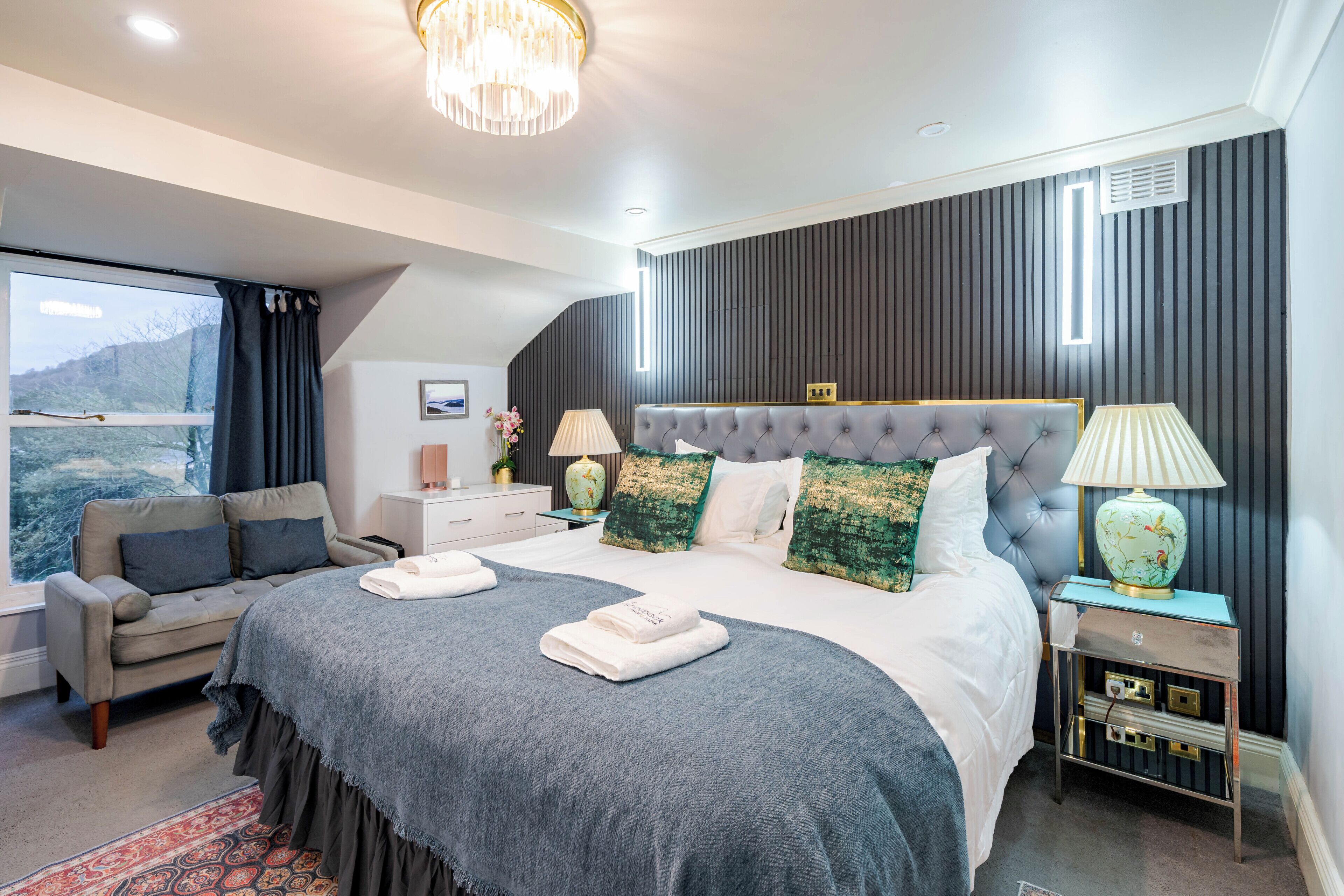 Deluxe tweepersoonskamer, uitzicht op bergen | Lakens van Egyptisch katoen, luxe beddengoed, donsdekens, gratis wifi