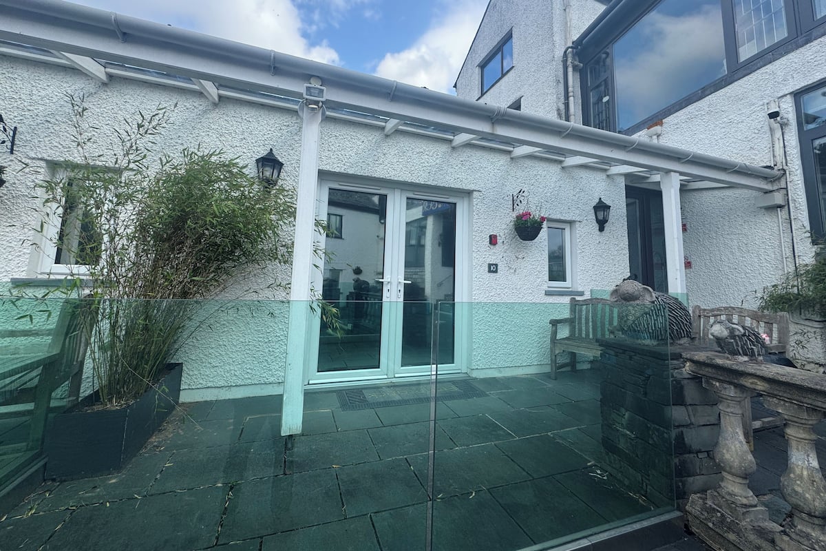 Deluxe studio suite, patio, uitzicht op binnenplaats | 1 slaapkamer, luxe beddengoed, donzen dekbedden, gratis wifi