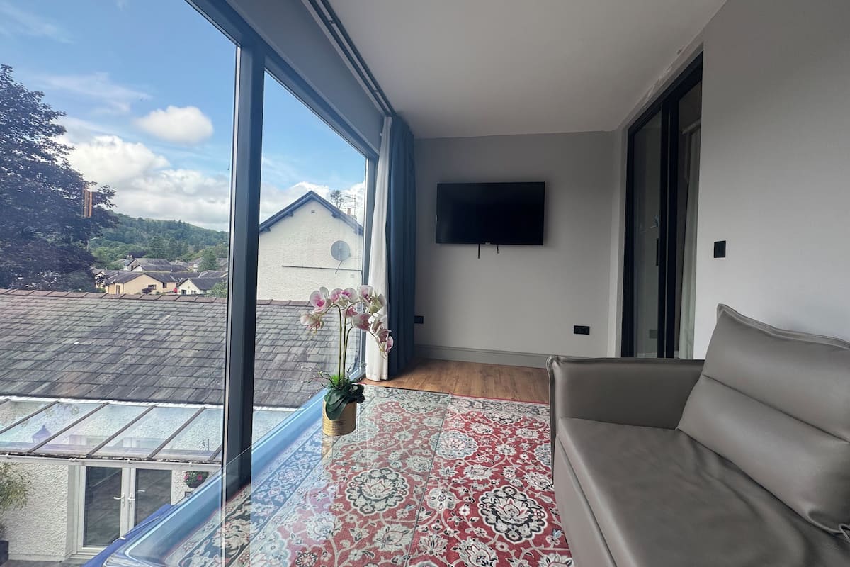Deluxe suite, uitzicht op bergen | 1 slaapkamer, luxe beddengoed, donzen dekbedden, gratis wifi