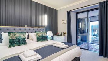 Deluxe Suite with Mountain View | Egyptian cotton sheets, premium bedding, down comforters, free WiFi
