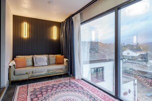 Svit Deluxe - utsikt mot bergen | Terrass/Patio