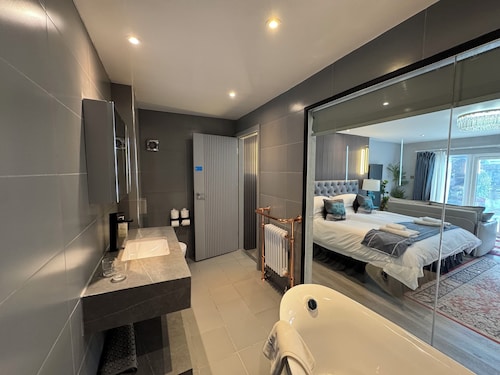 Waterhead Rooms & Suites