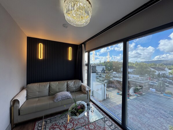 1 bedroom, premium bedding, down duvets, free WiFi