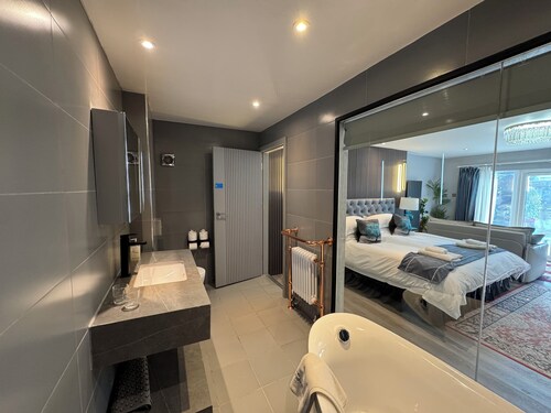 Ambleside Rooms & Suites