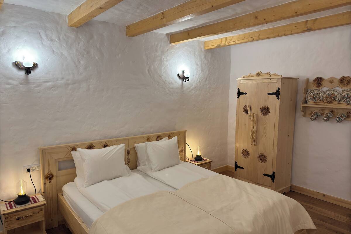 Traditional House, 2 Bedrooms