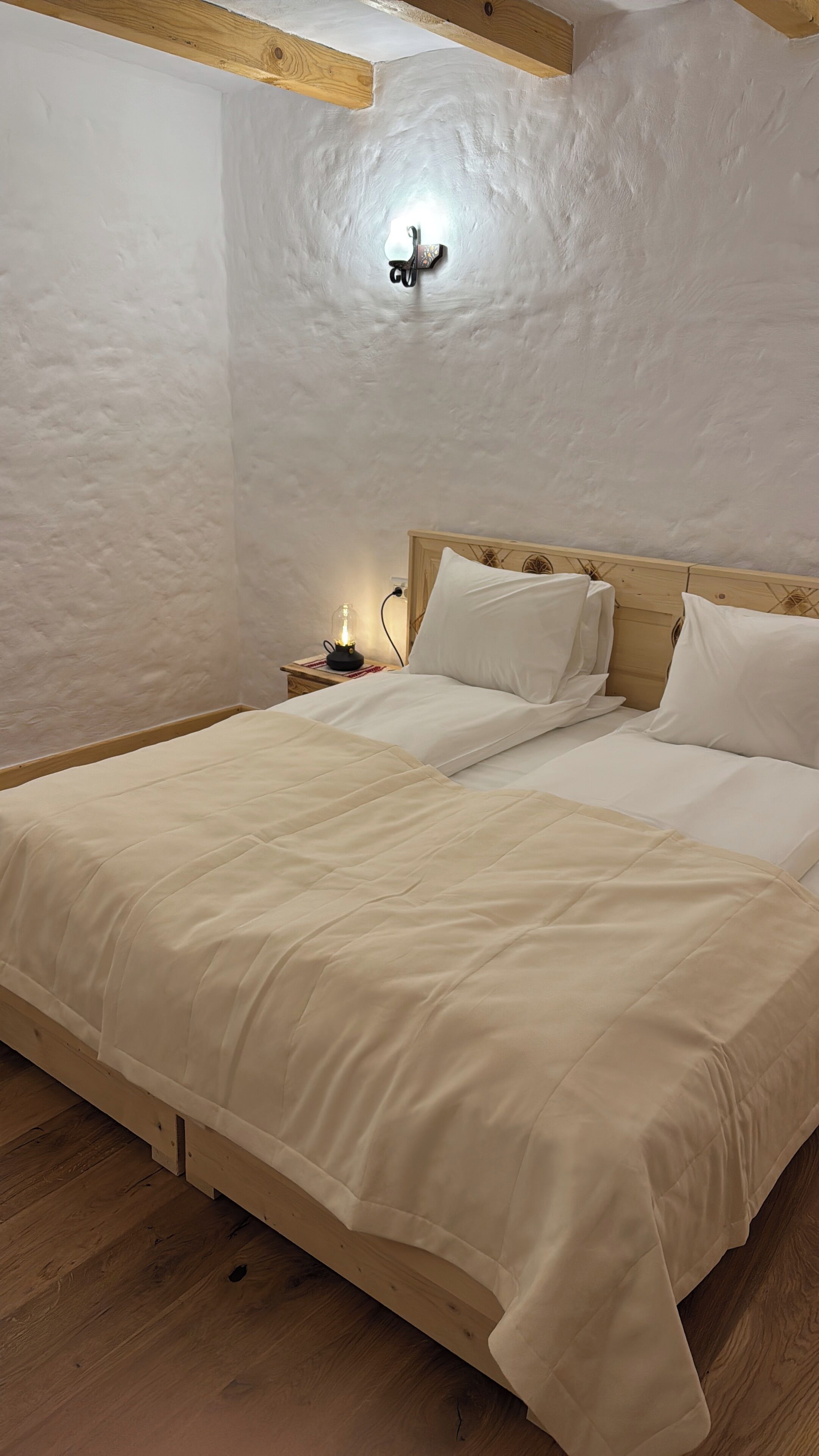 Simple Traditional House | Free WiFi, bed sheets