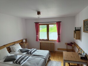 Double or Twin Room | Free WiFi, bed sheets