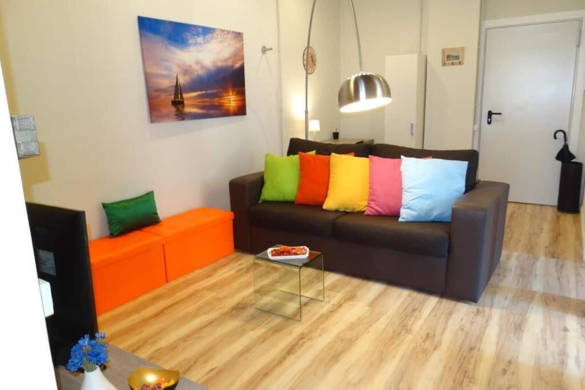 Leilighet, byutsikt (Modern) | Oppholdsområde | TV
