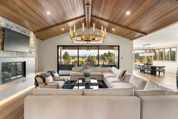 TV, fireplace, foosball, table tennis