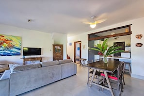 Chalet | Living room | Flat-screen TV