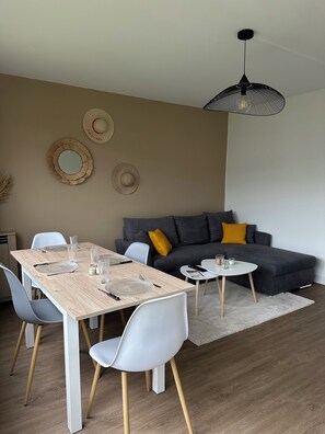 Dining - T4 Bright and comfortable - Secure residence (Déville-lès-Rouen)