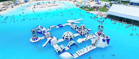 Lämmitetty uima-allas