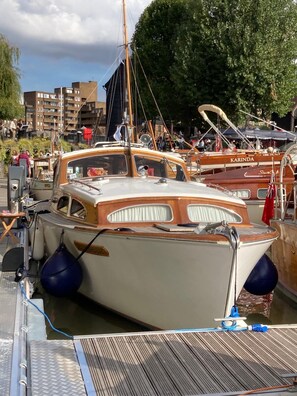 Apartment - Private Boat Hire on the River Thames (Henley-on-Thames)